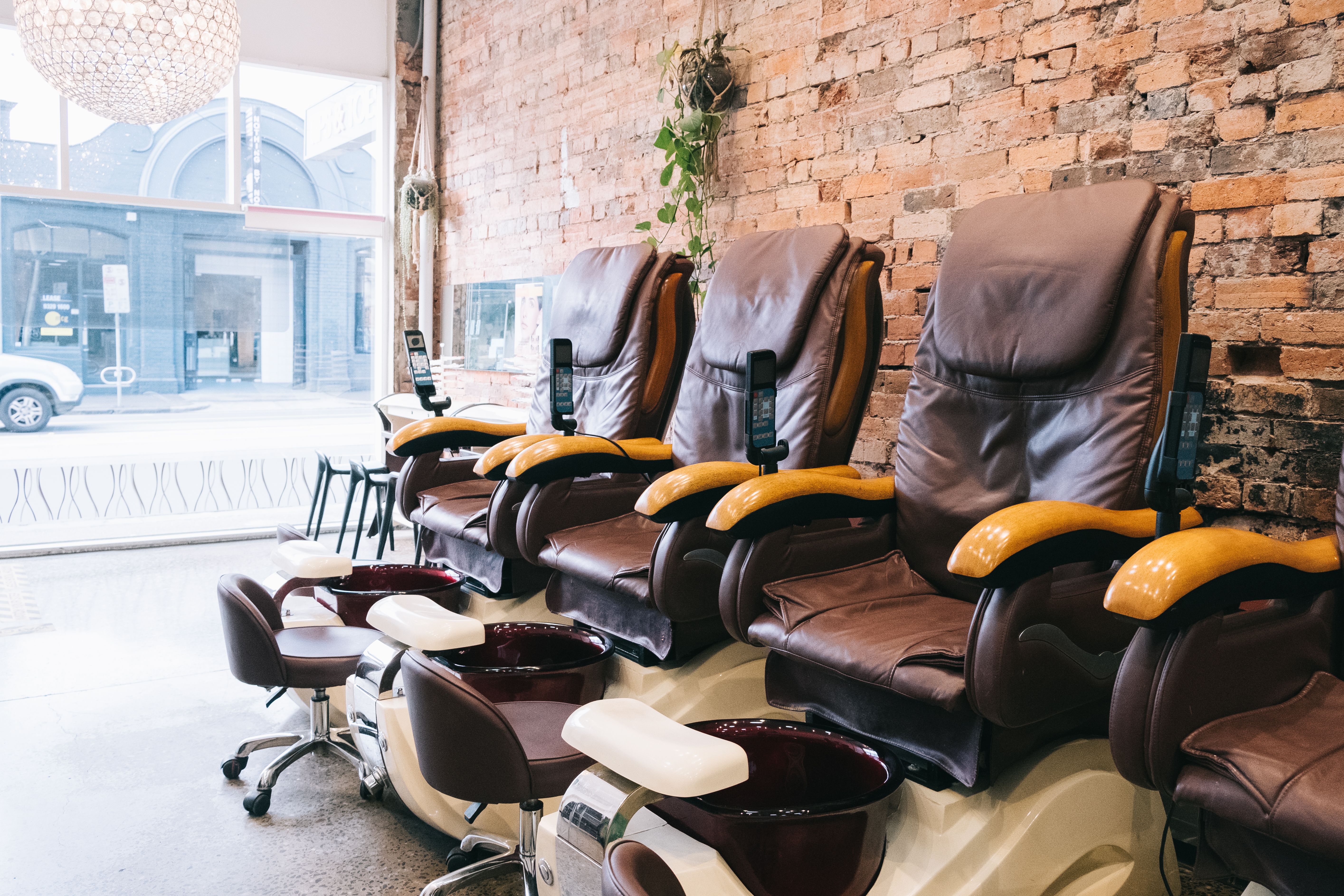 Tips & Toes - Fitzroy image 4