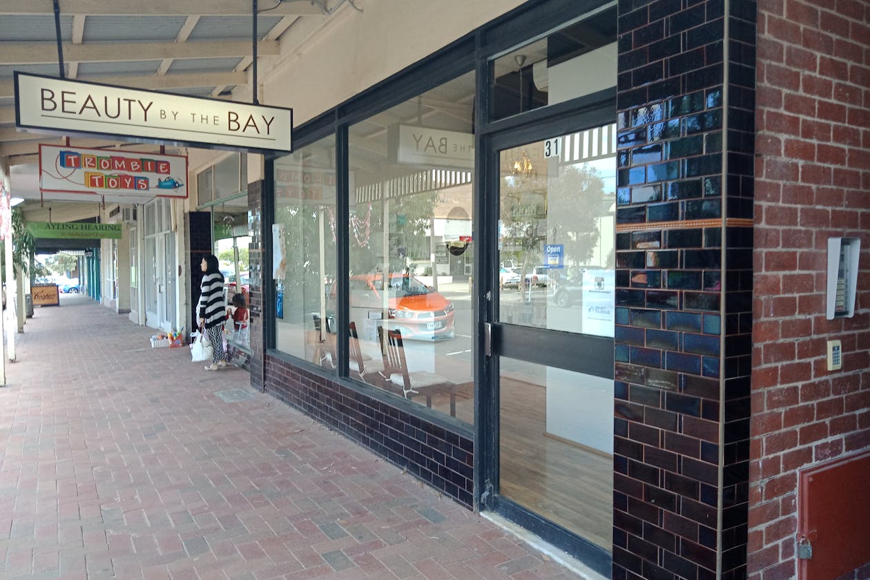 Beauty by the Bay image 2