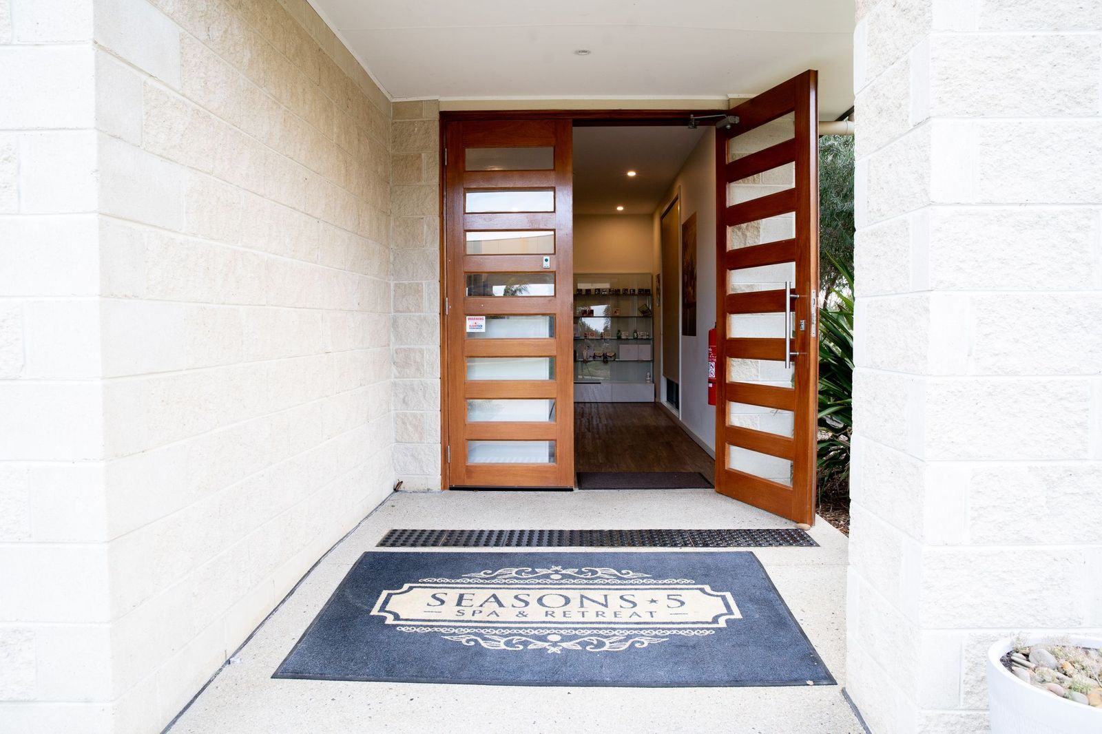 Seasons 5 Spa Retreat image 16