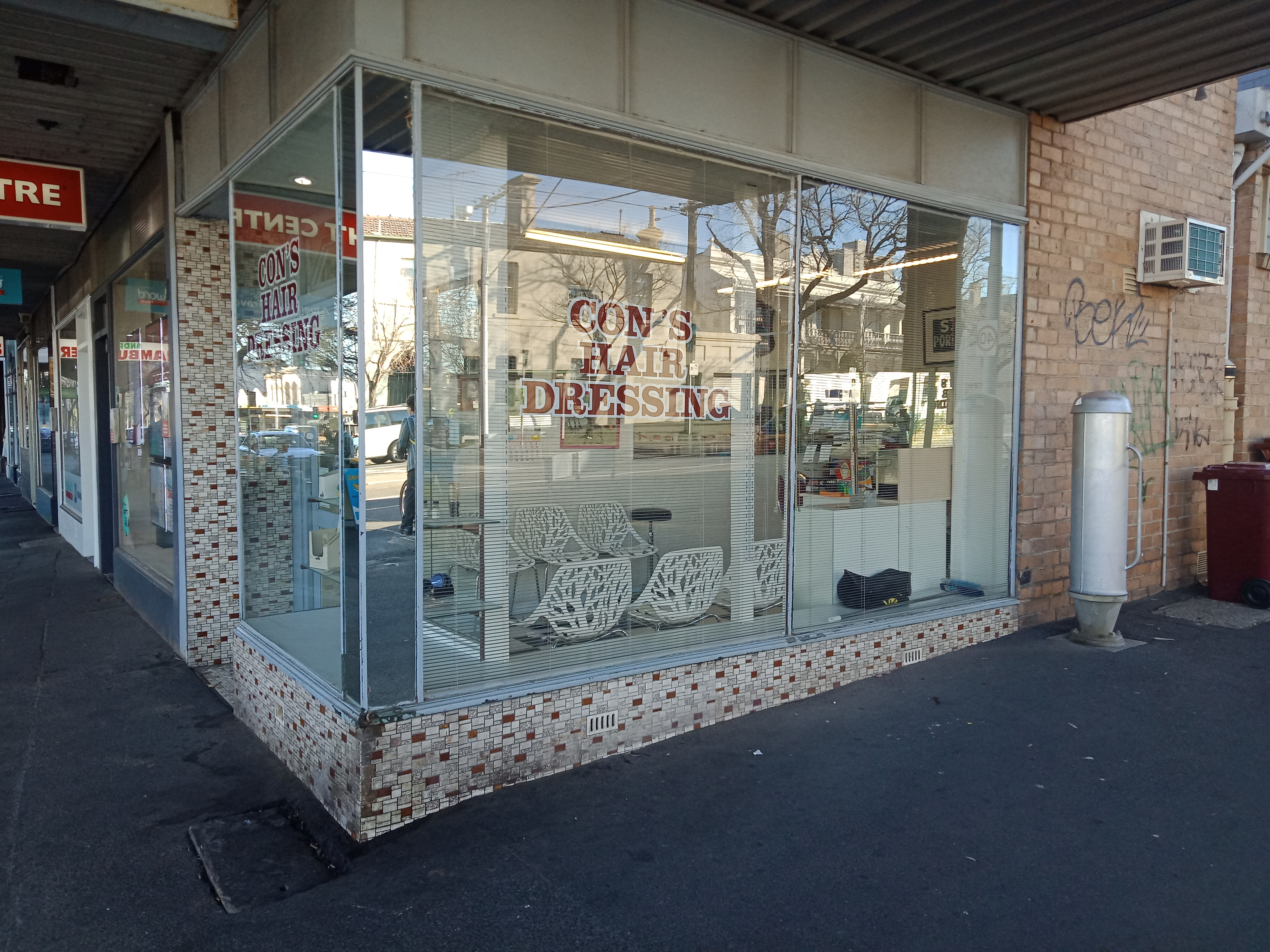 Con's Hairdressing image 2