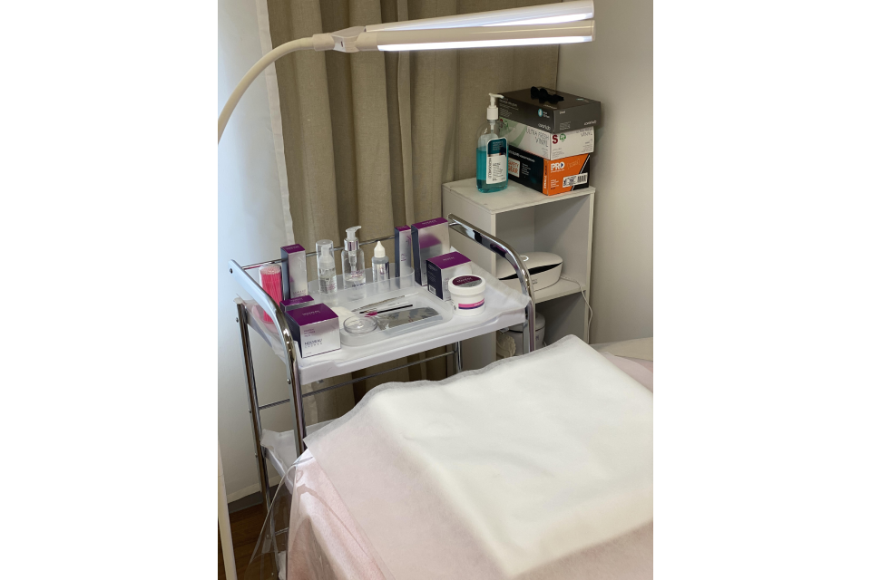 Only Lashes Beauty Bar image 15