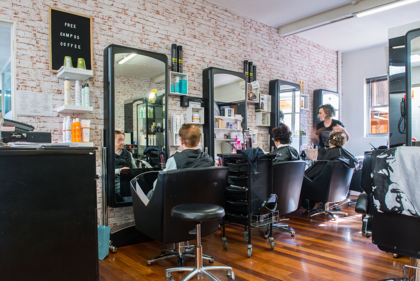 Sergio's Salon image 4