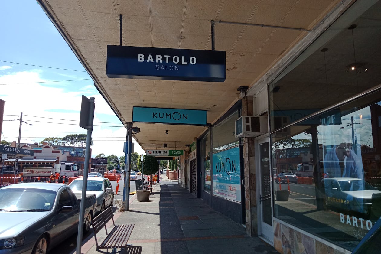 Bartolo Salon image 2