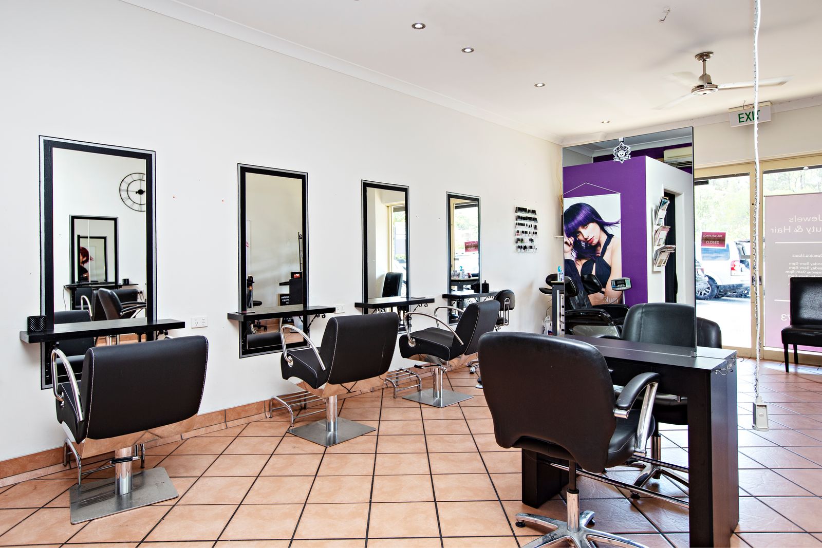 Jewels Beauty & Hair Oxenford Haircut and Hairdressing Hair