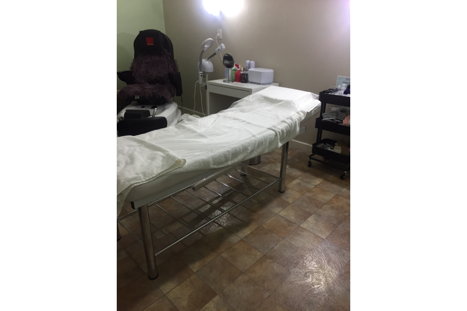 Ravishing Lashes And Nails image 2