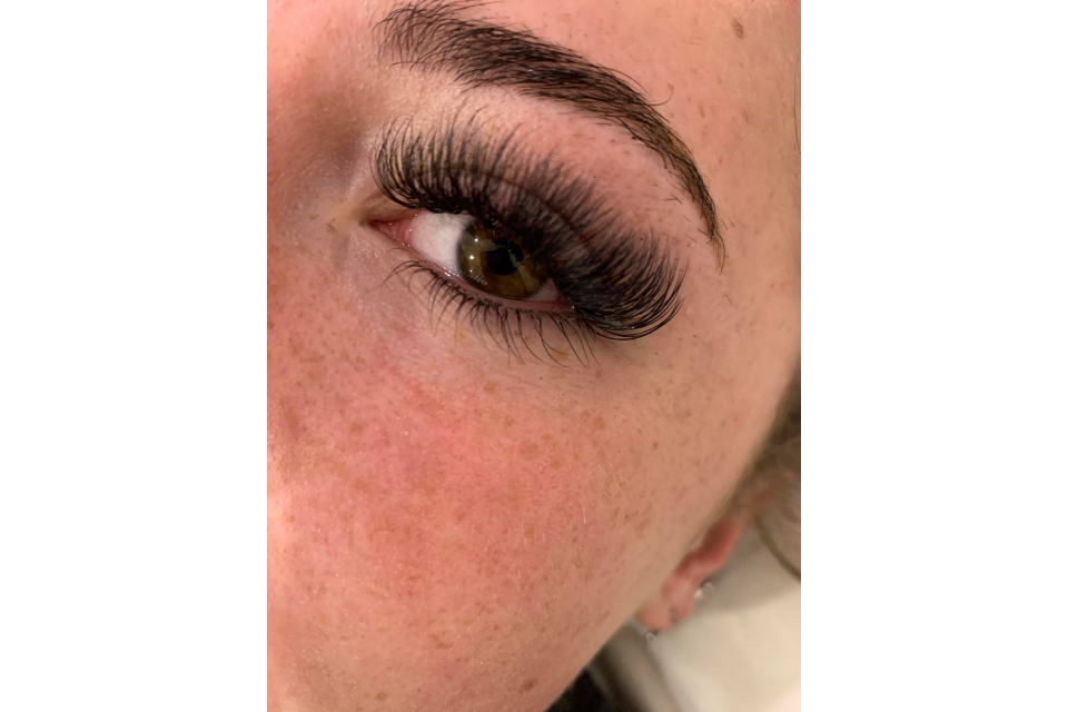 Queen Bee Beauty Studio image 15