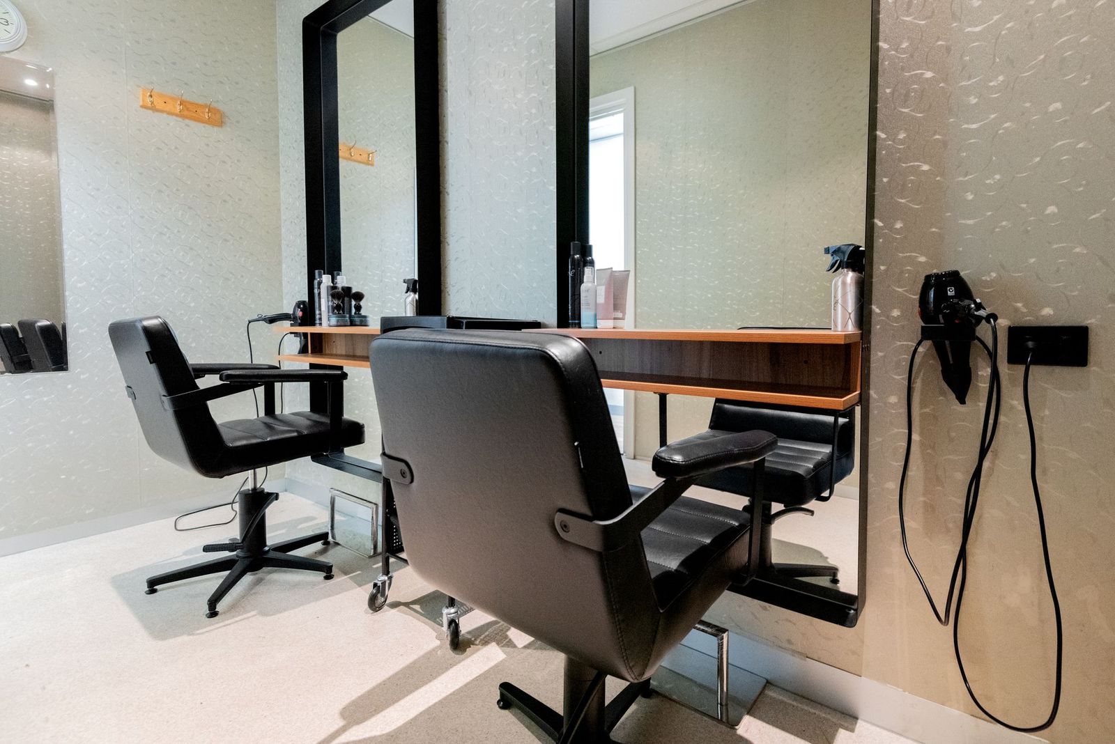 Araya Hair & Beauty image 3