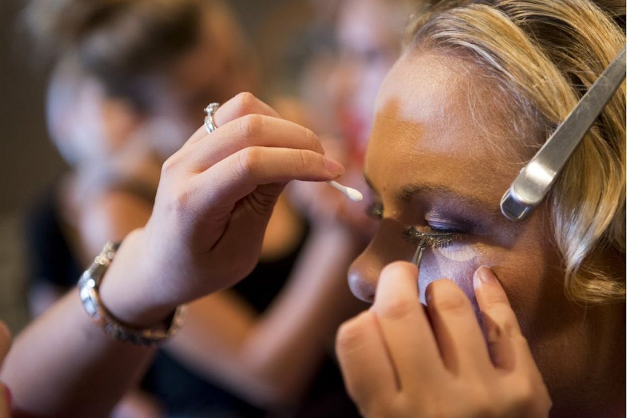 Living Glamour Makeup Studio image 13