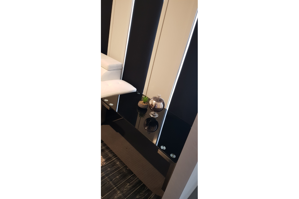 iLash Brows & Co image 4