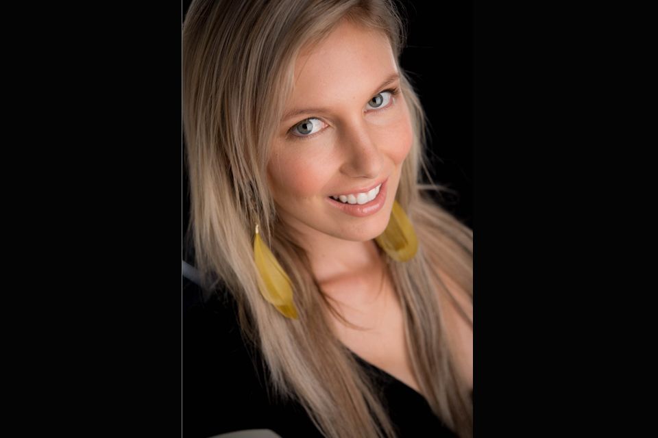 Living Glamour Makeup Studio image 8