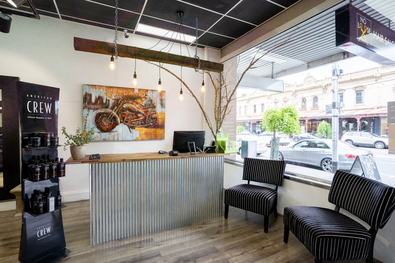 No Loose Ends Hairstyling image 5