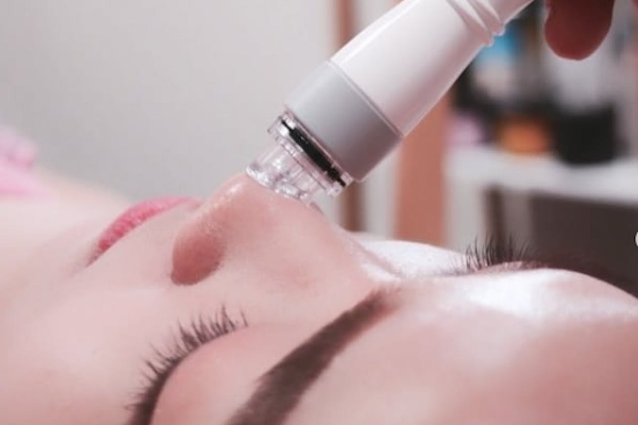 The Queen Total Beauty image 15