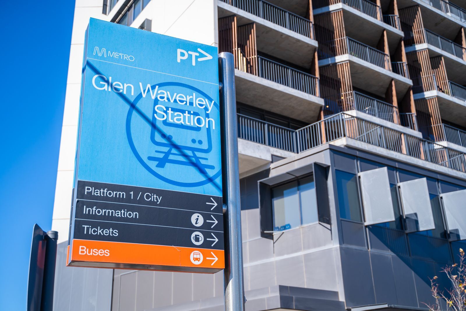 Sienna Beauty Bar image 15