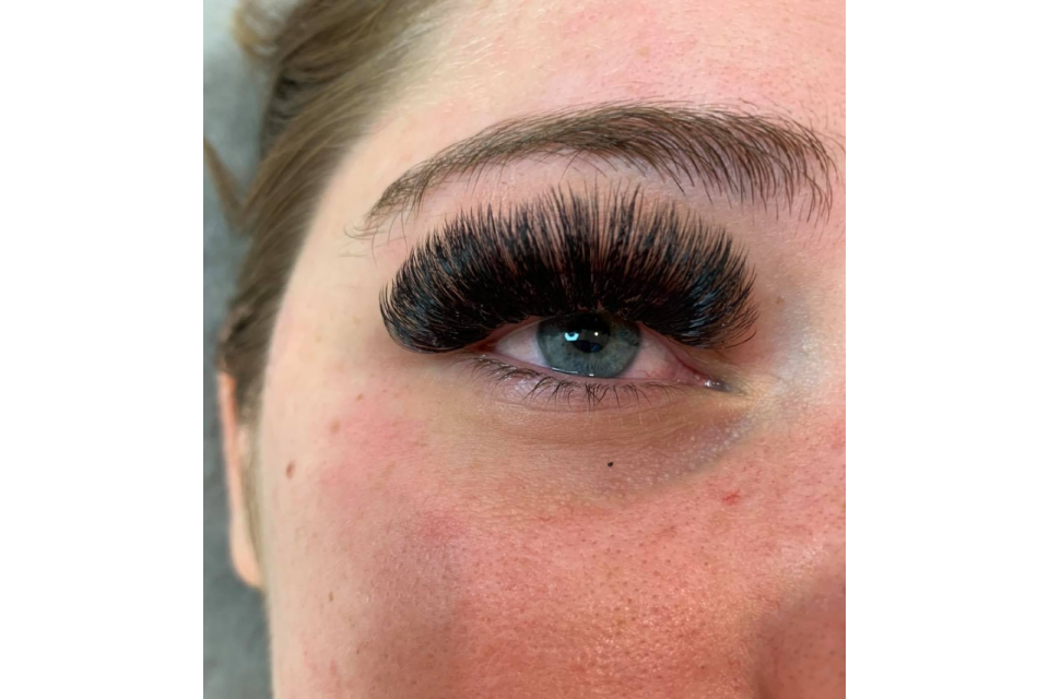 Queen Bee Beauty Studio image 12