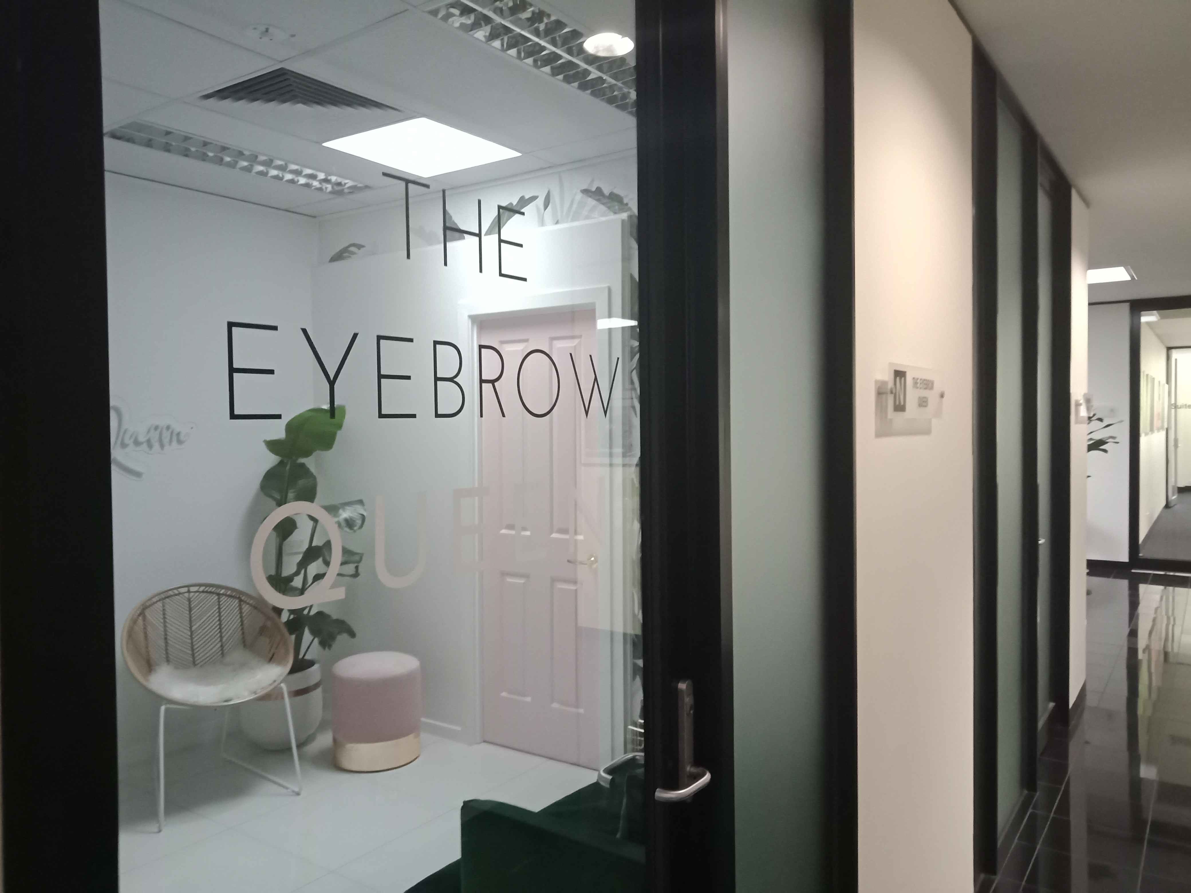 The Eyebrow Queen image 2