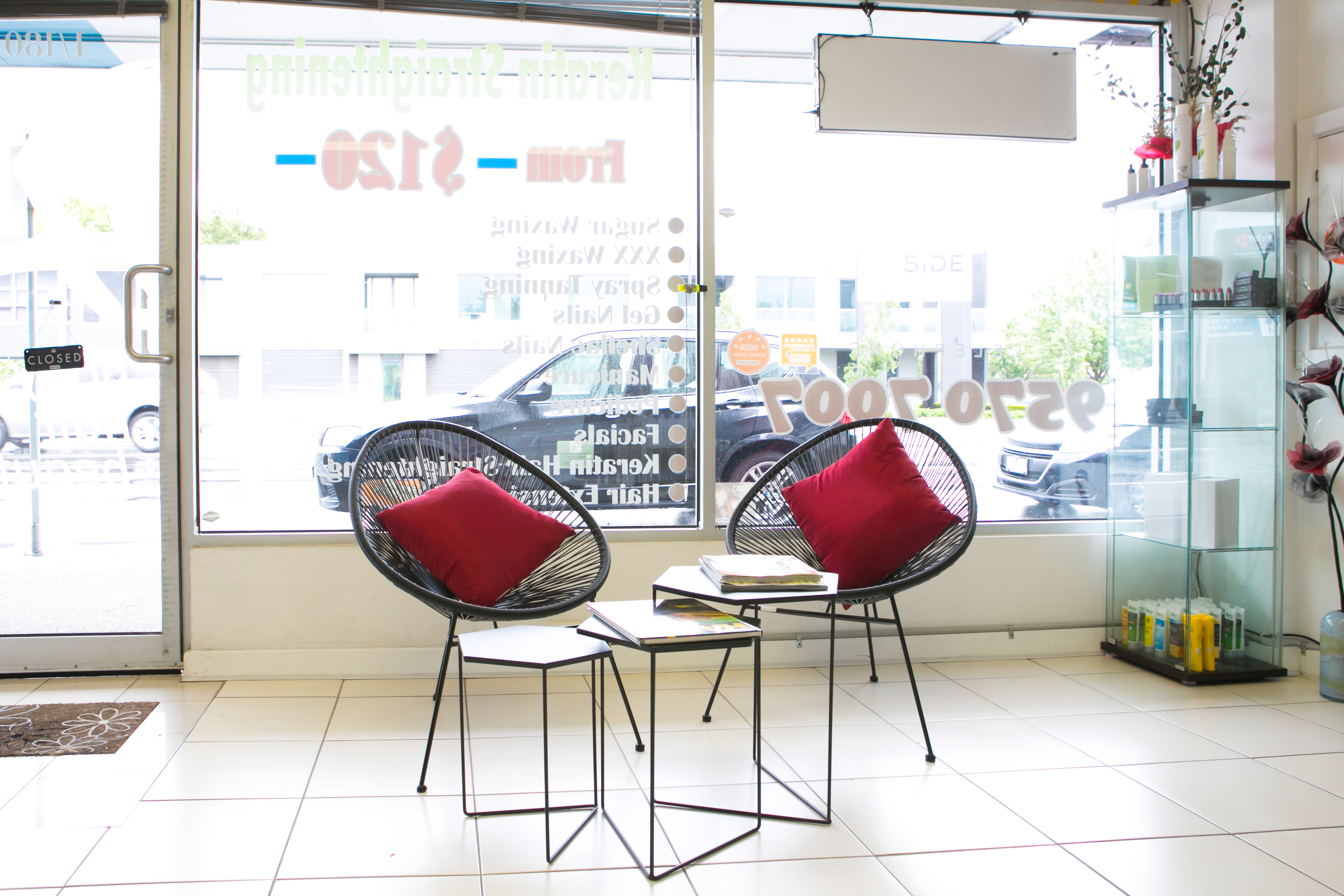 Modern Touch Hair & Beauty image 5