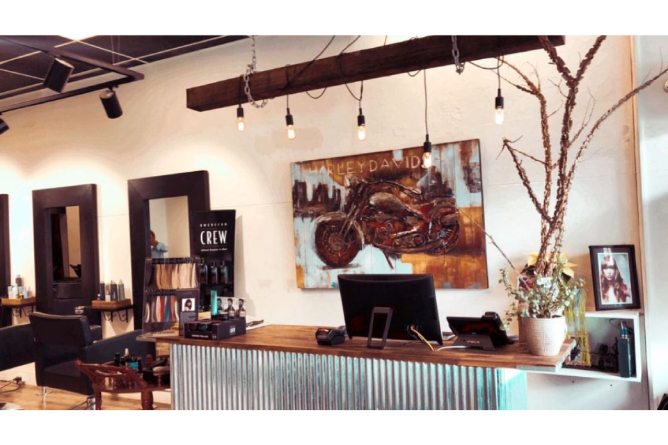 No Loose Ends Hairstyling