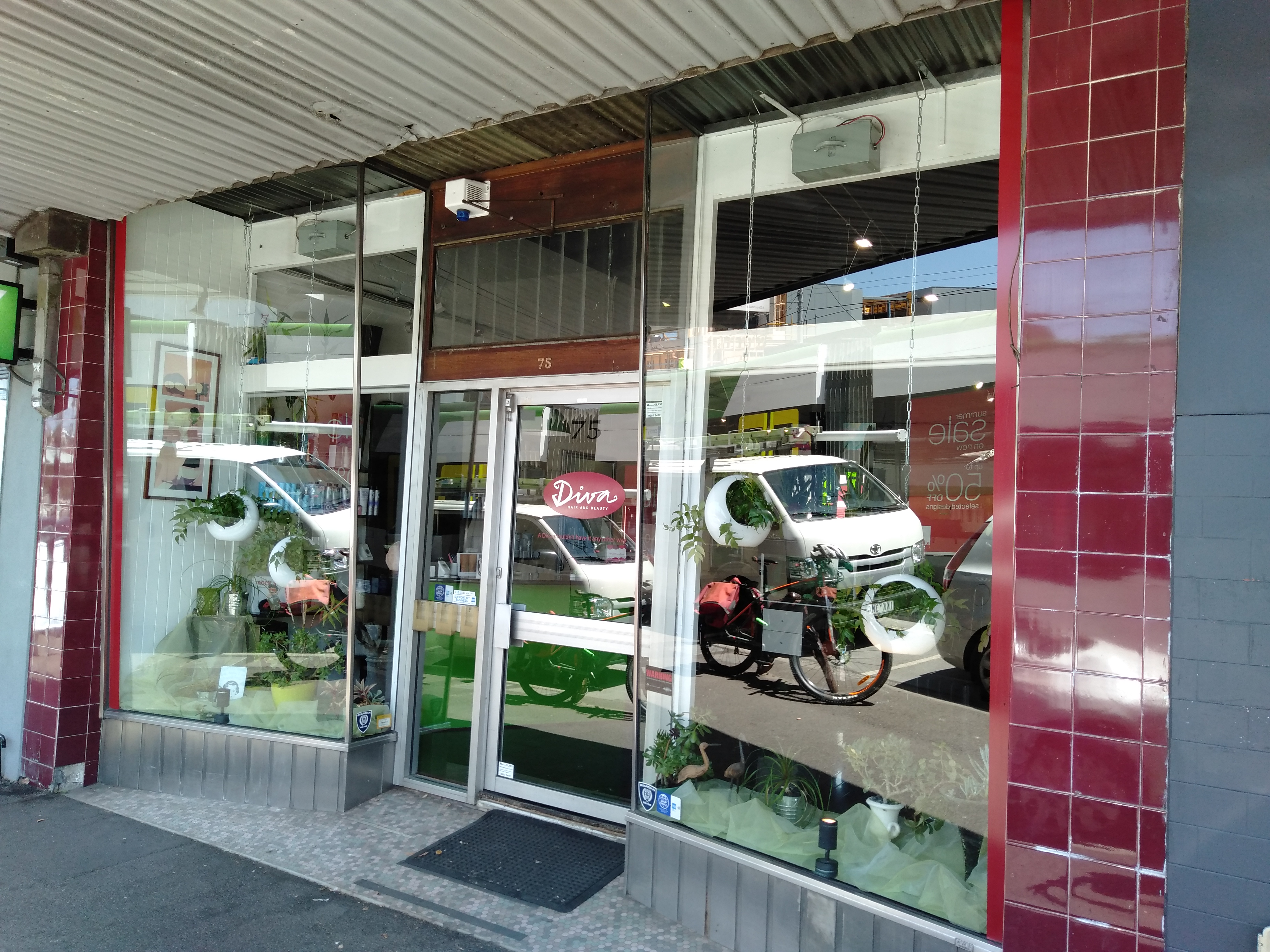 Diva Hairdressers image 3