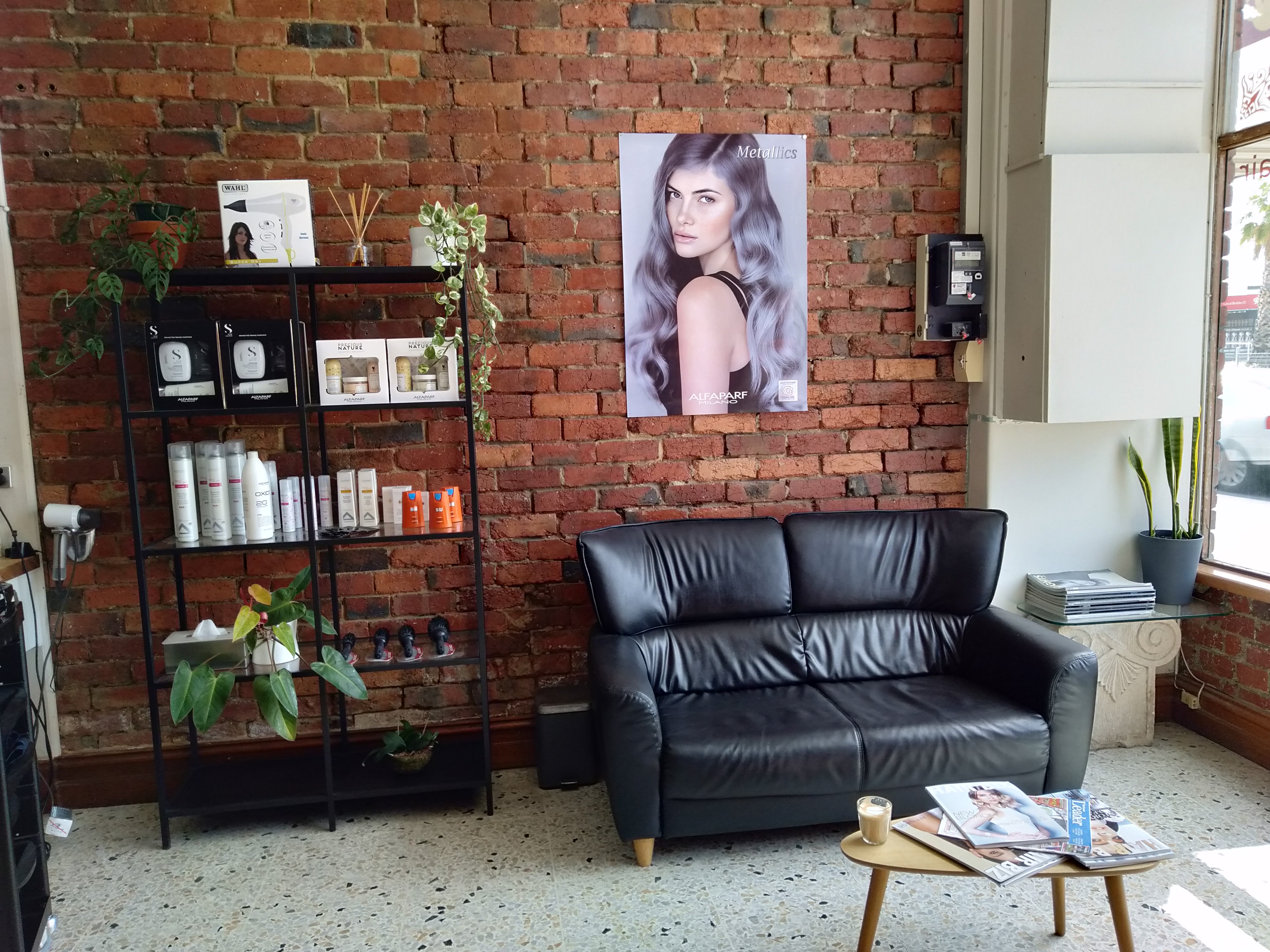 Lamaz Hairdressers image 4