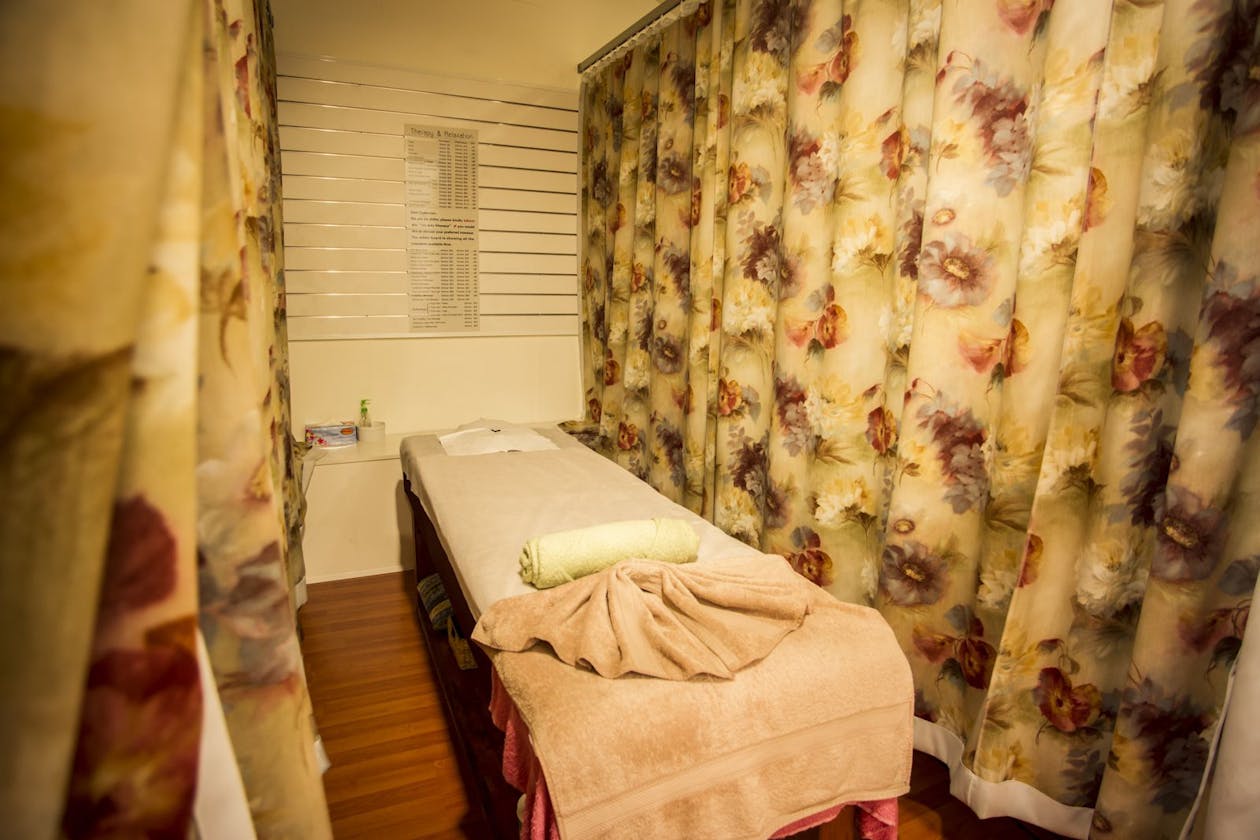 Wayne Massage Town Hall Sydney Cbd Massage Bookwell