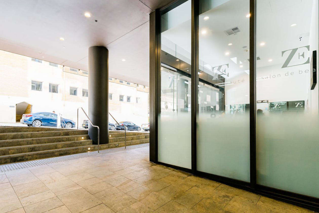 Zee's salon de beaute image 12